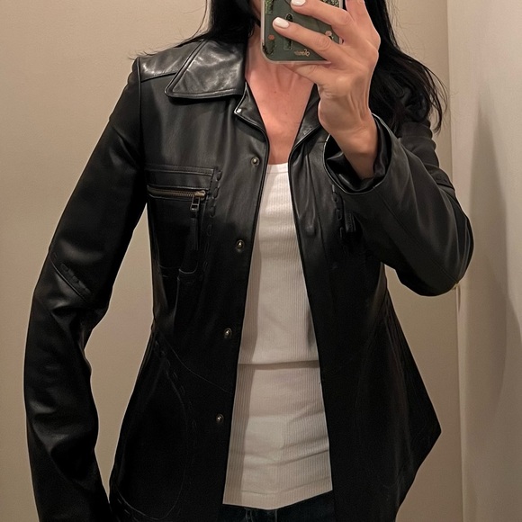 Leather Jacket designed by Sandra Angelozzi Fitted snap buttons - Picture 4 of 6